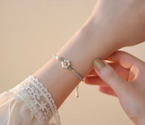 Flower Pearl Grey Braided Bracelet