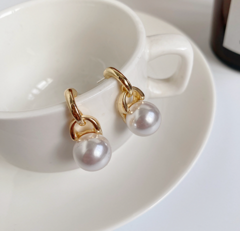 Pearl Chain Earring