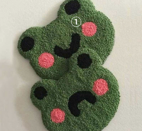 Small Frog Carpet Coaster DIY