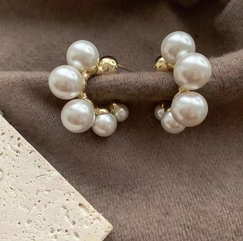 Lulu Pearl Earring