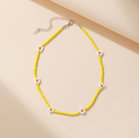 Daisy Bead Choker