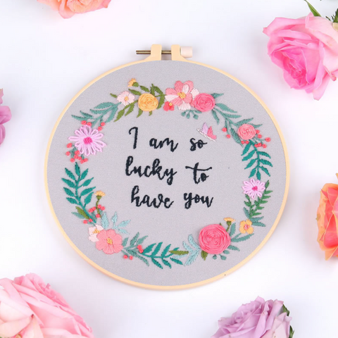 LOVE Embroidery DIY 20cm