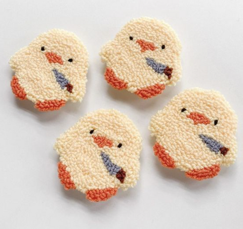 Little Chick with Knife Carpet Coaster DIY