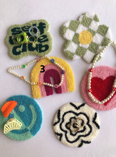 Colorful Rainbow Carpet Coaster DIY