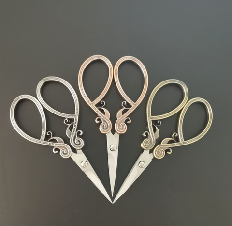 Retro Curve Scissors