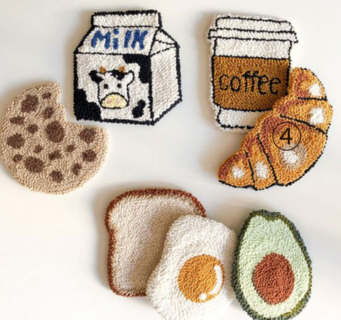 Croissant Carpet Coaster DIY