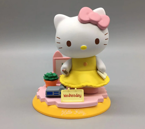 Hello Kitty Lovely Week Statue