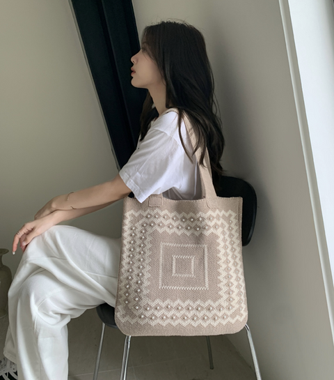 Diamond Border Knit Tote