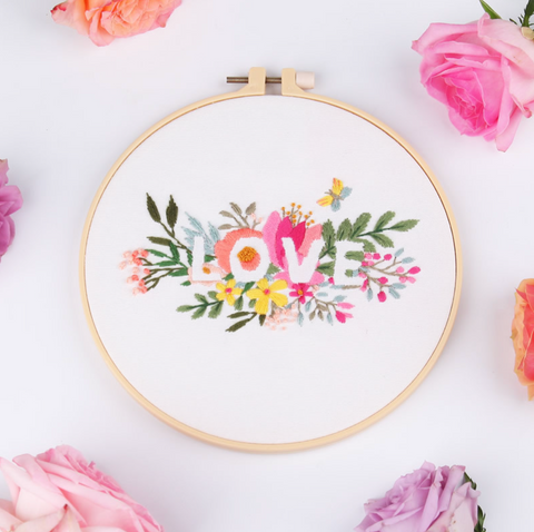 LOVE Embroidery DIY 20cm