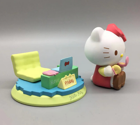 Hello Kitty Lovely Week Statue