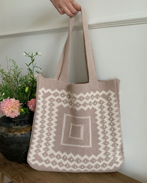 Diamond Border Knit Tote