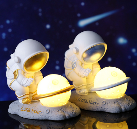 Astronaut Moon Light Statue