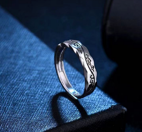 Engraved Thorn Ring